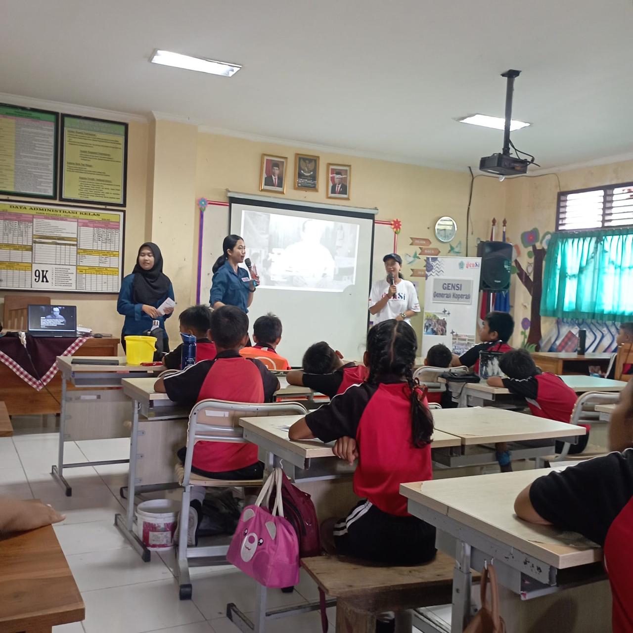 GENSI GOES TO SCHOOL