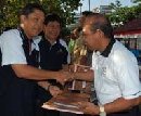 RAI MANTRA SERAHKAN ENAM BADAN HUKUM KOPERASI